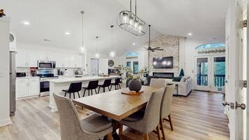 Frigorífic, microones, forn i placa de cuina