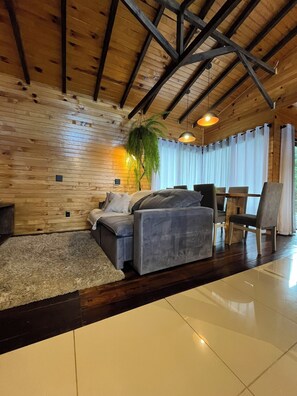 Smart TV - Hill House - Campo Novo (Bom Retiro)