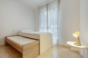 2 bedrooms, iron/ironing board, WiFi, bed sheets - Vacation Home 'City Center with Parking' and Wi-Fi (Santa Cruz de Tenerife)