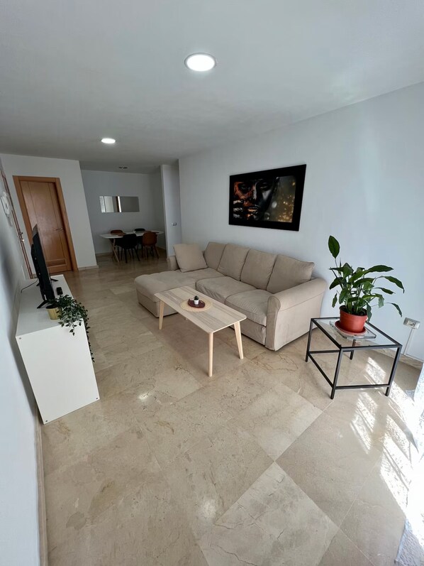 TV - Vacation Home 'Centro Con Aparcamiento' with Wi-Fi (Santa Cruz de Tenerife)