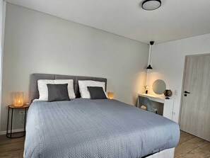 2 bedrooms