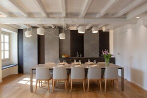 Dining - On My Way Loft-Central Rooftop Apt with AC/Terrace (Como)