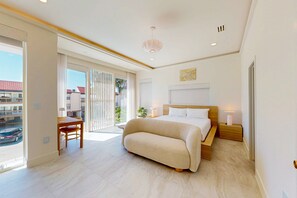 6 Schlafzimmer, Bügeleisen/Bügelbrett, Internetzugang, Bettwäsche