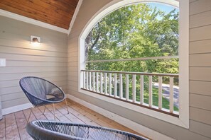 Property grounds - Putters Pool House - Grand Beach home with pool (New Buffalo)