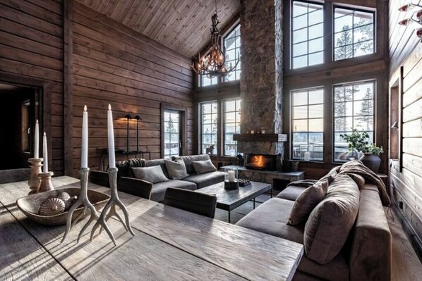 Télévision, cheminée