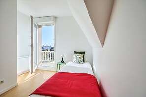 2 bedrooms, iron/ironing board, free WiFi