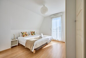 2 Schlafzimmer, Bügeleisen/Bügelbrett, kostenloses WLAN