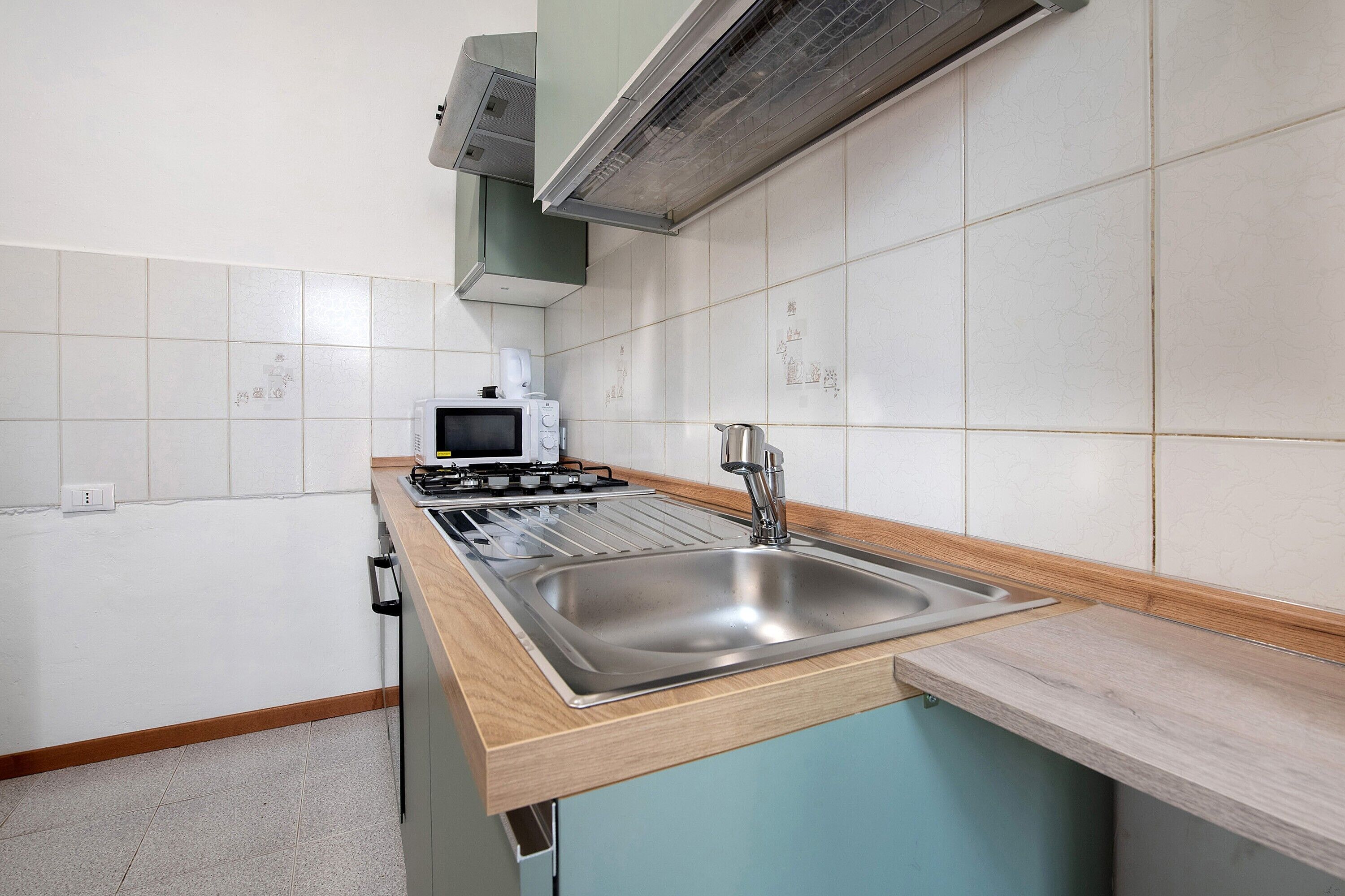 Refrigerador, microondas, horno, placa de cocina