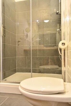 Classic Double or Twin Room, City View | Bathroom | Shower, hair dryer, soap, shampoo