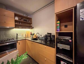 Micro-ondes, plaque de cuisson