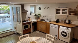 Småhus – deluxe, terrasse, hageutsikt | Eget kjøkken