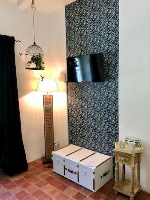 Rom – comfort, hageutsikt | Wi-fi (inkludert)