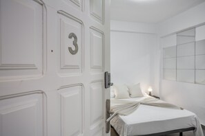 Room - Vacation Apartment 'Familiar Privado' with Balcony, Wi-Fi and Air Conditioning (Santa Cruz de Tenerife)