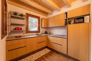 Comfort Apartment, 2 Bedrooms | Private kitchen | Fridge, microwave, stovetop, espresso maker
