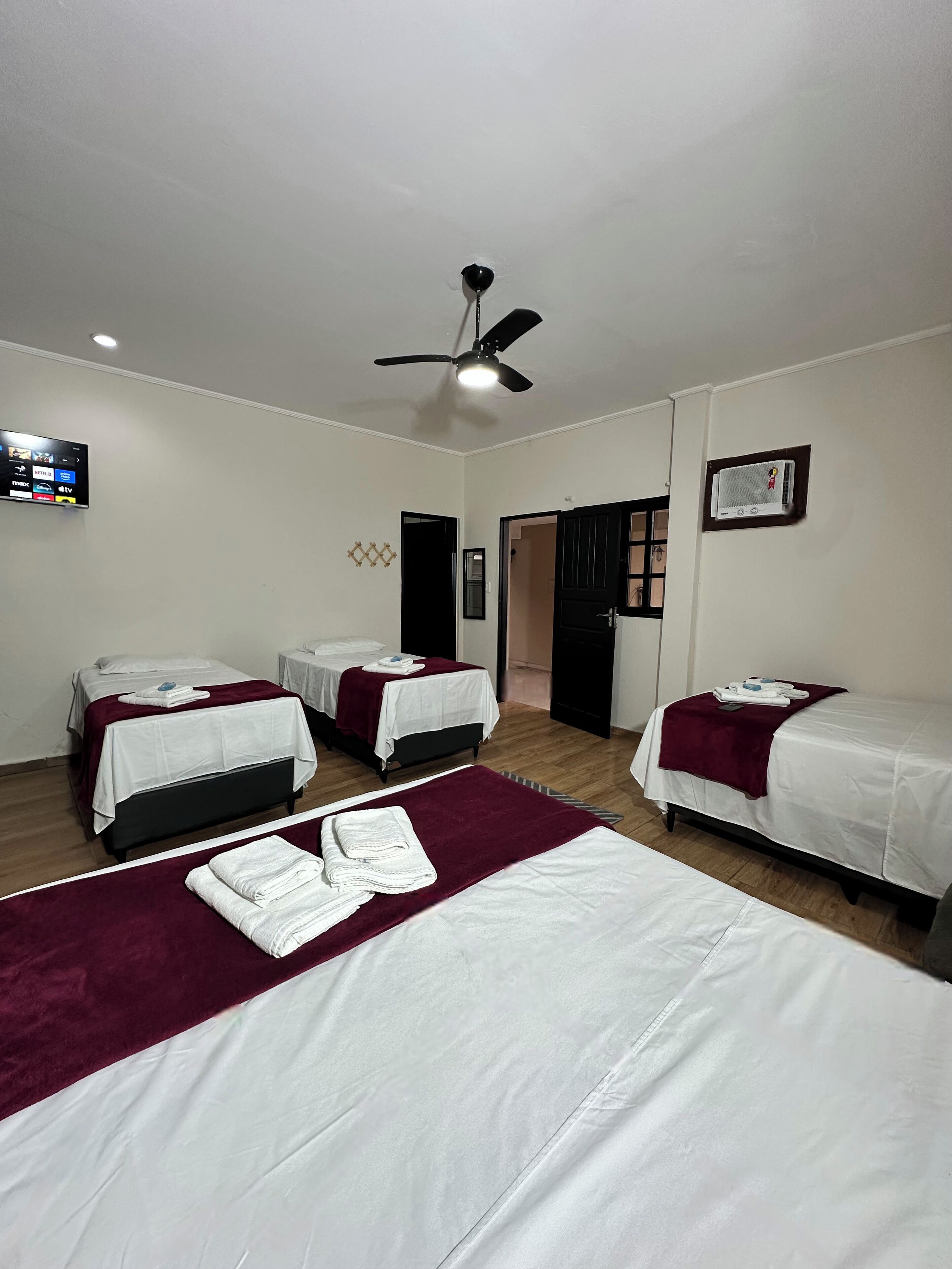 家庭客房, 露台,  泳池景 | 免費 Wi-Fi