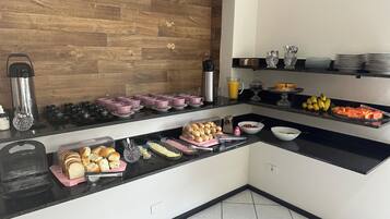 Tägliches inbegriffenes Frühstücksbuffet