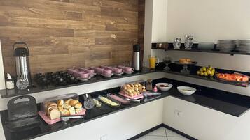 Colazione a buffet inclusa, servita tutte le mattine