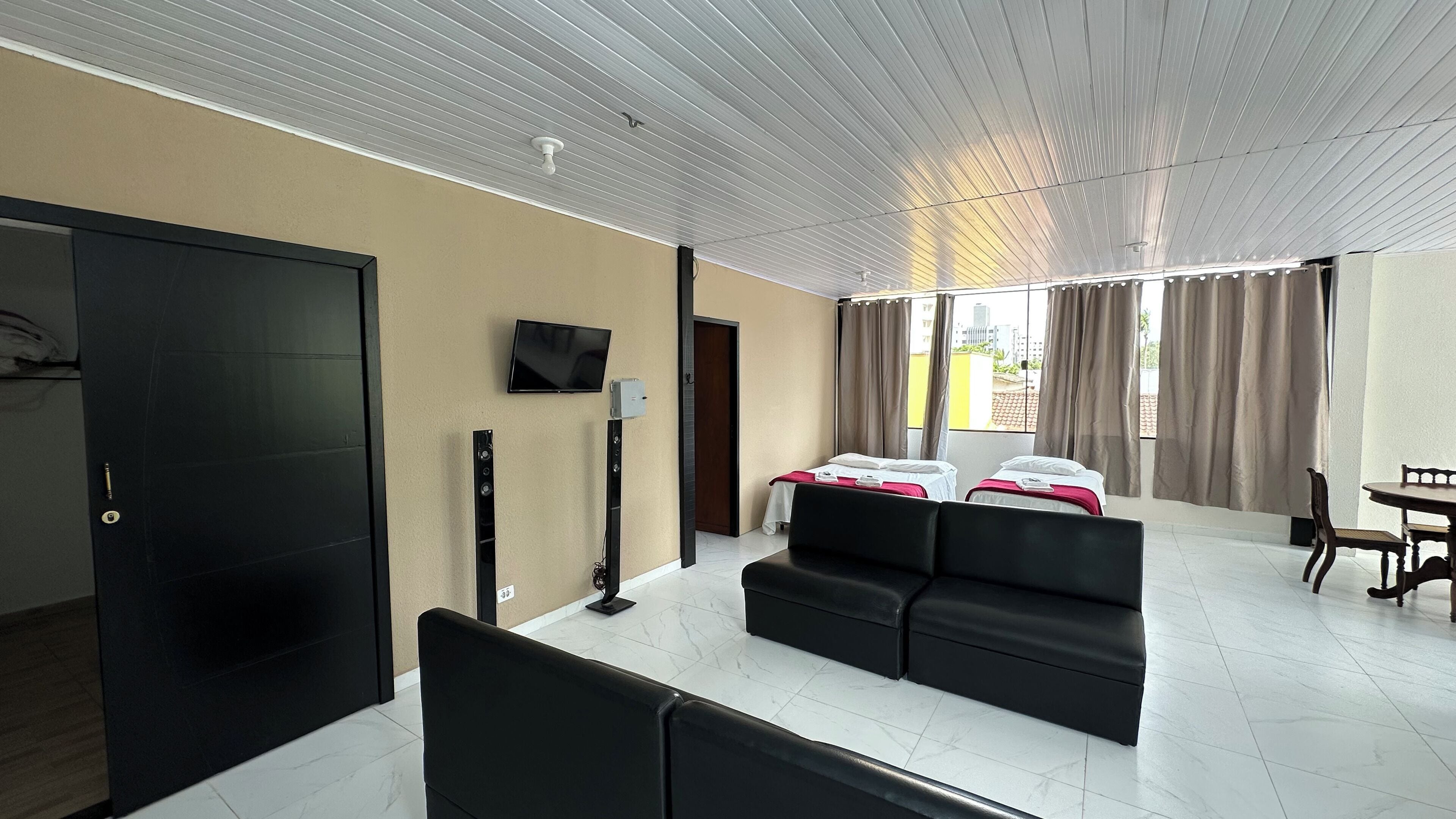 Comfort Apartment, Patio, Mountain View | Living area