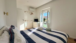 1 chambre, fer et planche à repasser, lit parapluie, Wi-Fi gratuit