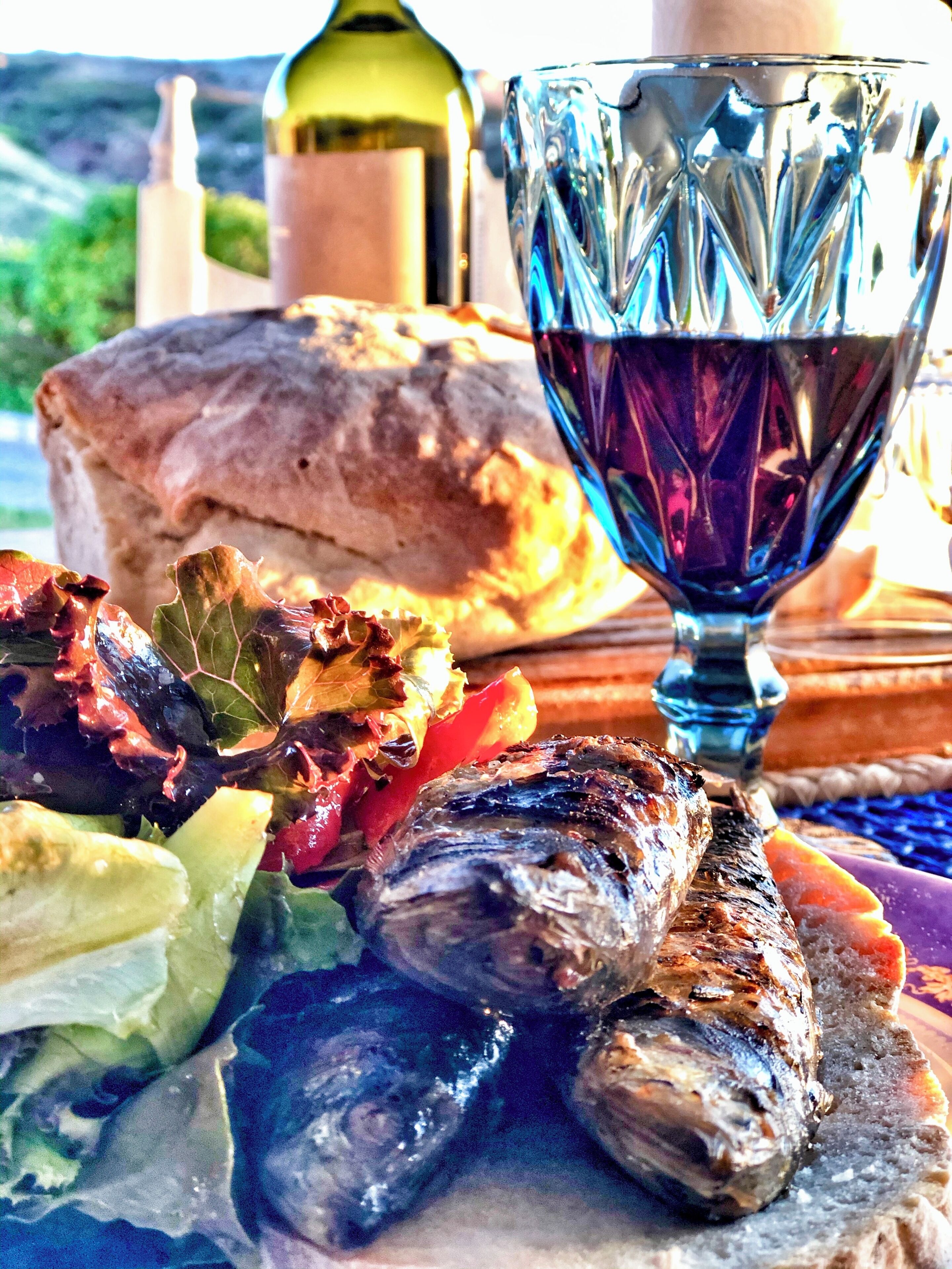 Imagine-se a saborear a deliciosa gastronomia e vinhos Portugueses!