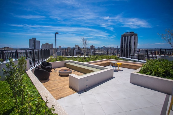 Basic Apartment | Terrace/patio - Studio com Sacada All You Need ALL0305 (Curitiba)