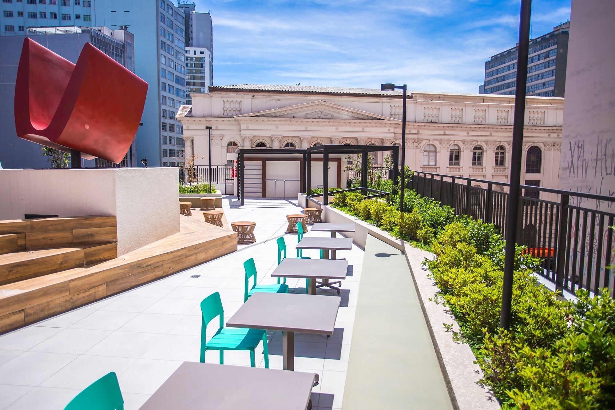 Basic Apartment | Outdoor dining