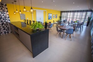 Eenvoudig appartement | Dineren