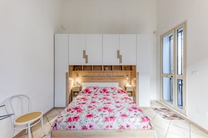 1 habitación, tabla de planchar con plancha y wifi 