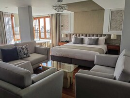 Suite, Balcony, City View