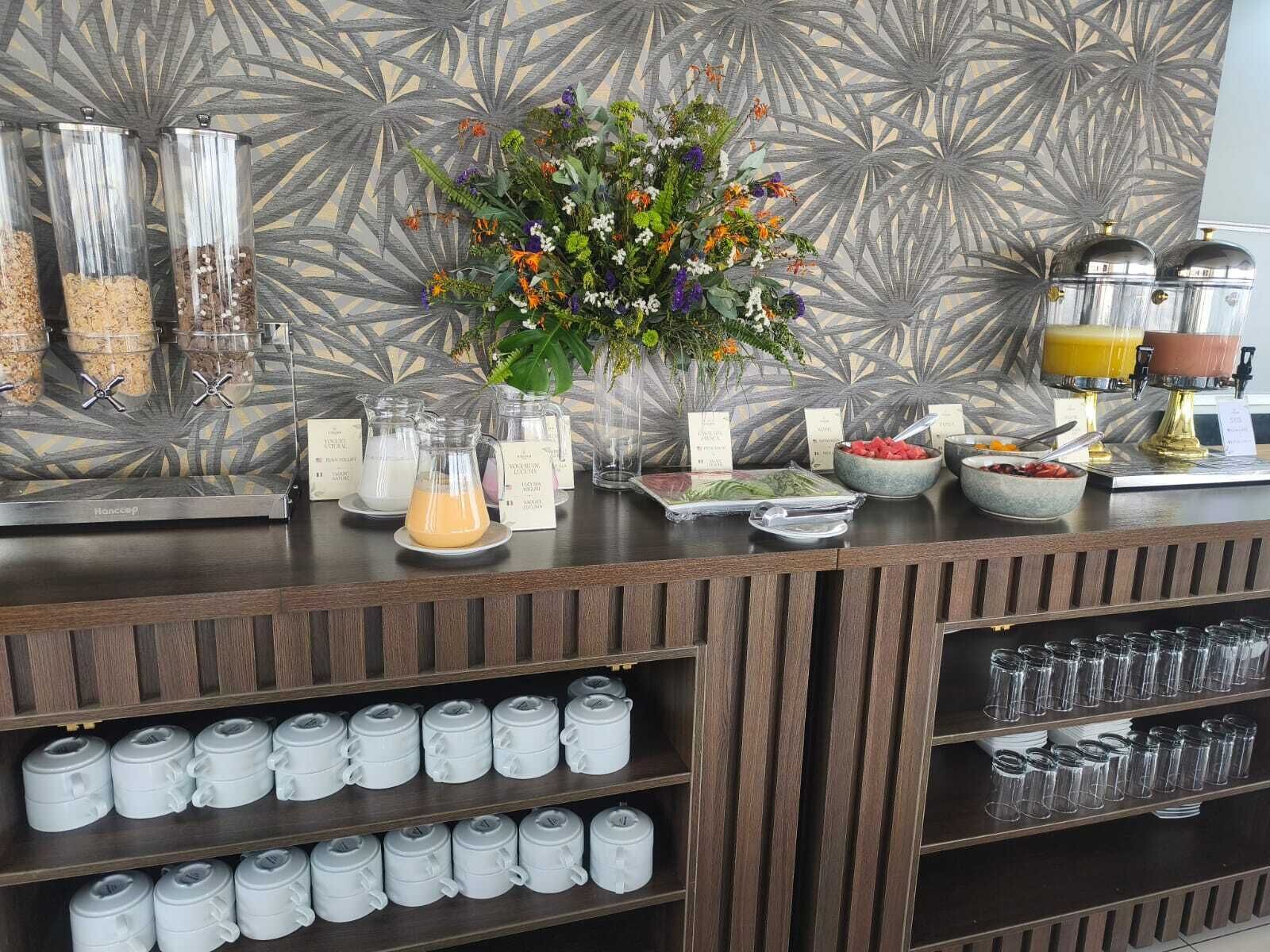 Free daily cooked-to-order breakfast 