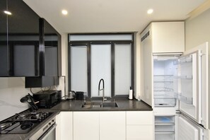 Classic Apartment | Private kitchen | Electric kettle - Apartment by Luxe Group SA222 (Yerevan)