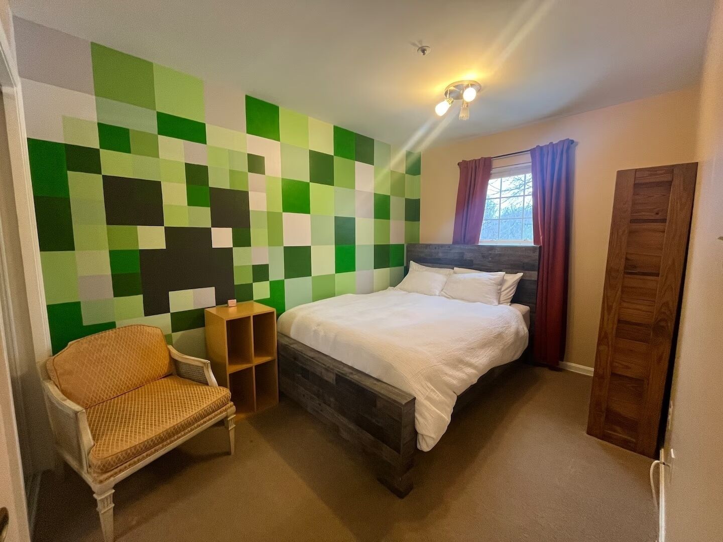 3 dormitoris, planxa i posts de planxar, wifi i roba de llit 