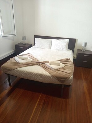 Iron/ironing board, WiFi, bed sheets