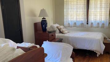 4 Schlafzimmer, Bügeleisen/Bügelbrett, kostenloses WLAN, Bettwäsche