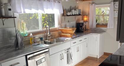 Spacious Cabin 4 bedroom cabin near Glendale Lake and State Park