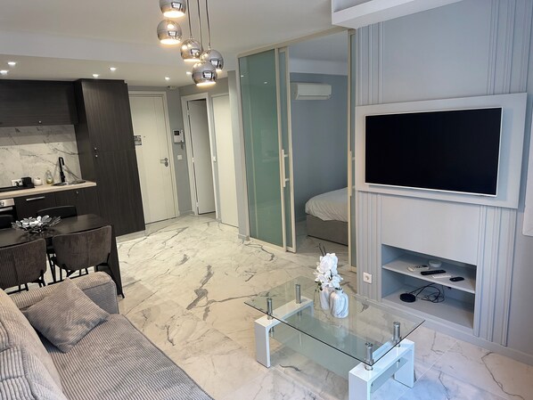 Smart TV - Apartment near Croisette fully renovated! (Cannes)