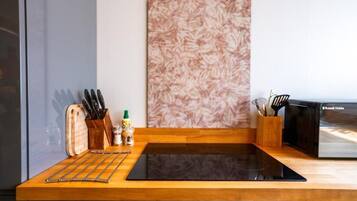 Luxury Cabin, Pets allowed, Garden View | Private kitchen