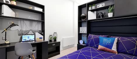 Desk, laptop workspace, free WiFi