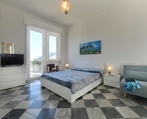 5 Schlafzimmer, Bügeleisen/Bügelbrett, WLAN, Bettwäsche