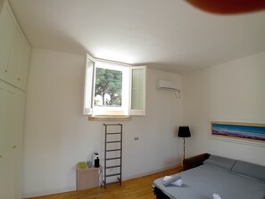 1 bedroom, iron/ironing board, WiFi, bed sheets - Holiday Home 'Sud E Sole' with Private Terrace, Wi-Fi and Air Conditioning (Lecce)