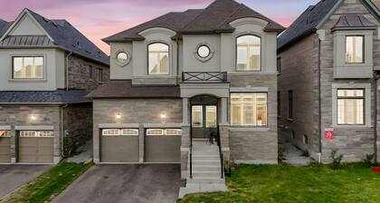 Luxury 5-Bed Home w/ Office & 5 Baths | Peaceful Caledon Escape