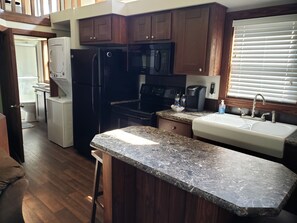 Private kitchen - Barnwell Mountain Cabins #4 (Gilmer)