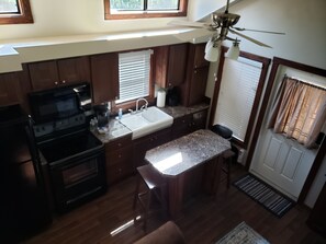 Private kitchen - Barnwell Mountain Cabins #4 (Gilmer)
