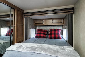 1 habitación, internet y ropa de cama