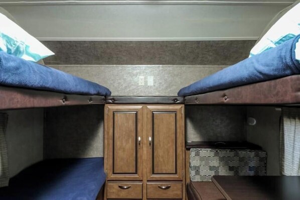 1 habitación, internet y ropa de cama 