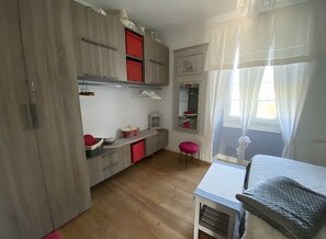 Fer et planche à repasser, Wi-Fi, draps fournis