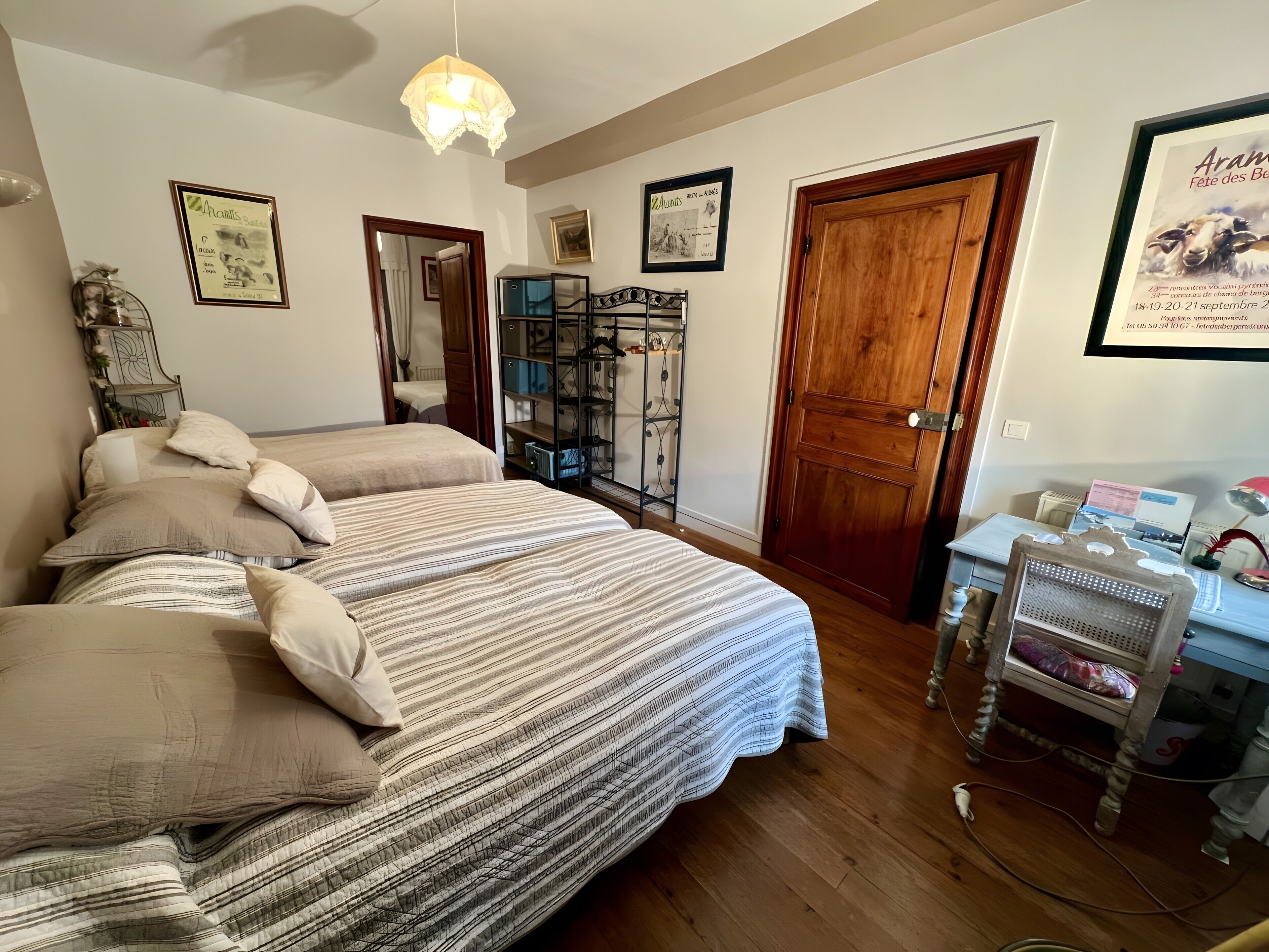 Iron/ironing board, WiFi, bed sheets
