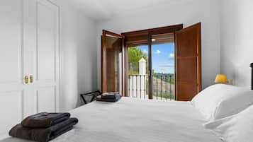 3 dormitorios, tabla de planchar con plancha, wifi y ropa de cama