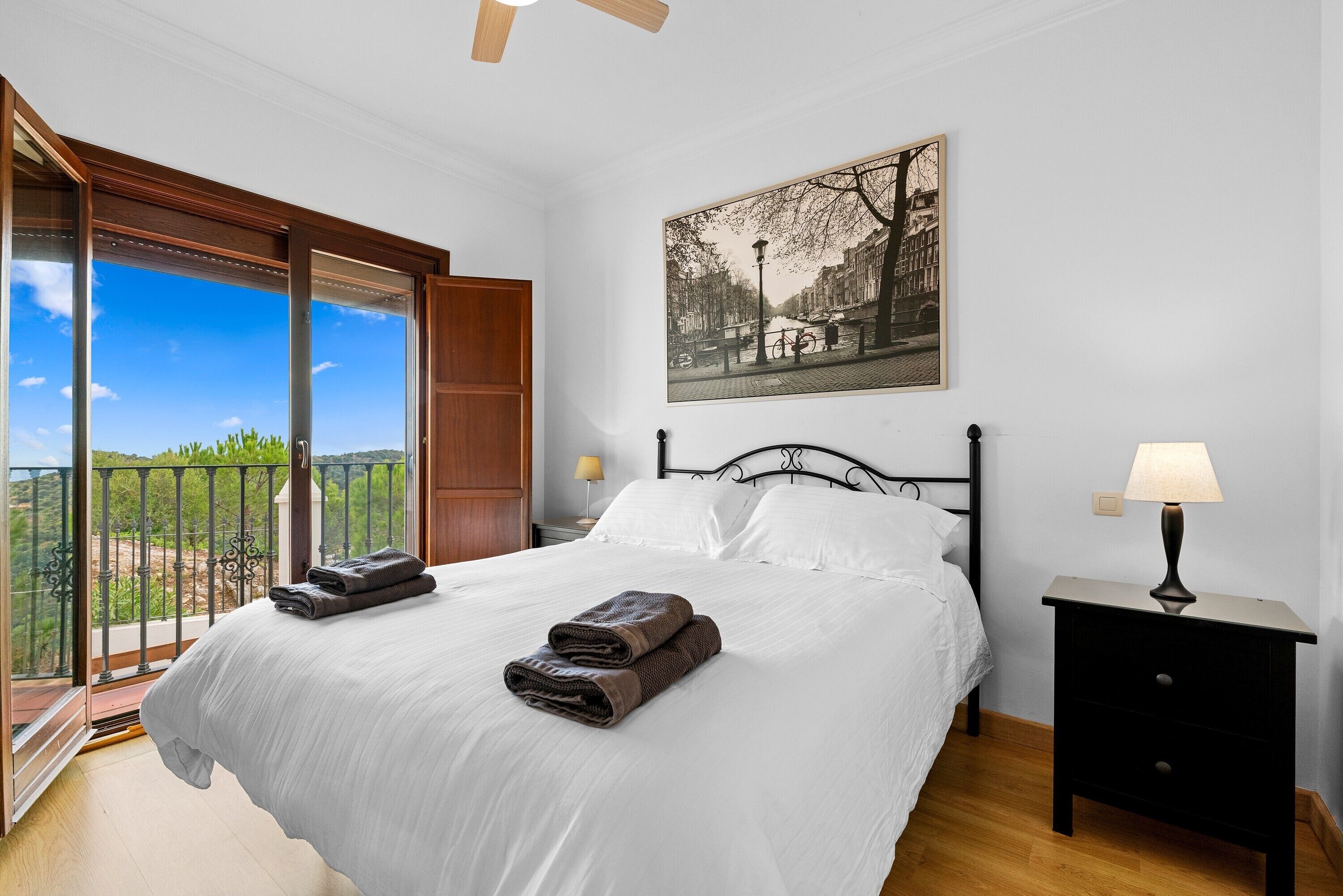 3 dormitorios, tabla de planchar con plancha, wifi y ropa de cama