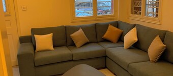 Charming 1 bedroom  + living room apartment in Forn El Chebbak